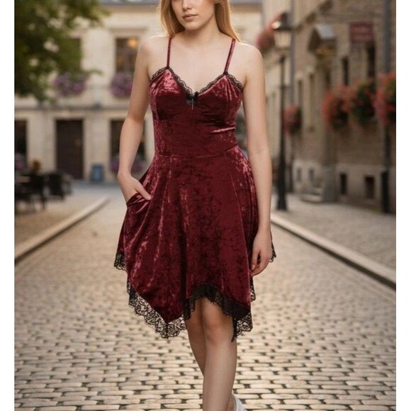 Thorn & Fable Burgundy Velvet & Black Lace Hanky Hem Slip Dress Size L Goth Dark - Picture 7 of 7